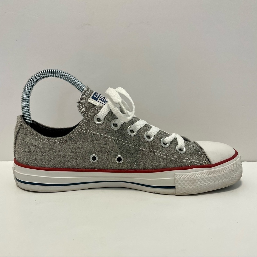 Converse Low Top Sneakers in Gray, White & Red Accent Women’s Size 7 - Picture 10 of 14